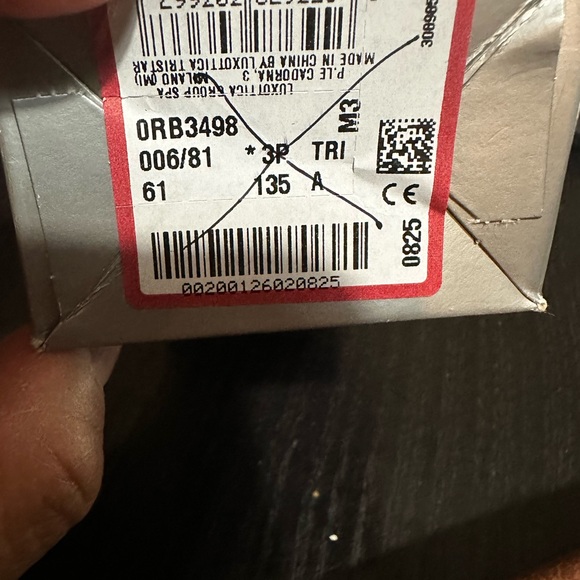 250 Ray ban sunglasses - Picture 3 of 3